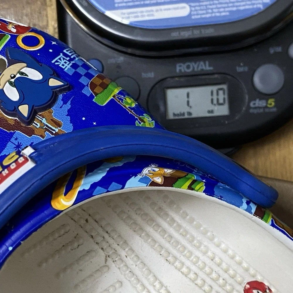 Crocs Sonic Hedgehog Classic Clog Kids 5 J Blue Kidcore Gamercore Video Game Fun - Picture 11 of 11